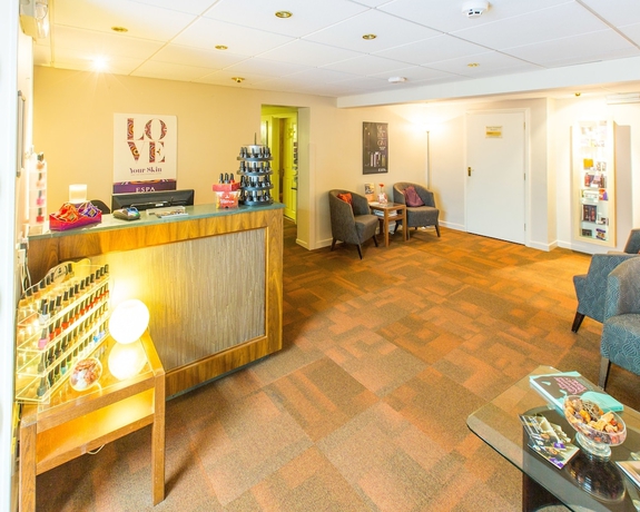 Imagen de los interiores del Hotel Hellidon Lakes Golf and Spa. Foto 17