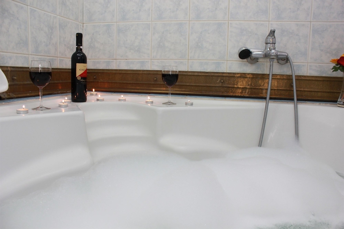 Imagen de la habitación del Hotel Hellinis. Foto 12