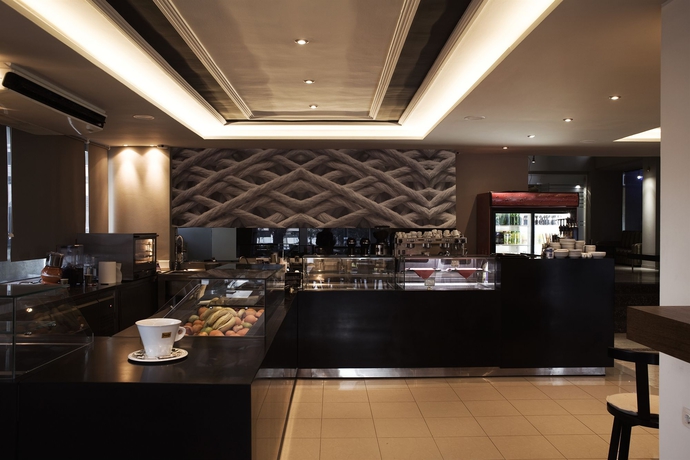 Imagen del bar/restaurante del Hotel Hellinis. Foto 7