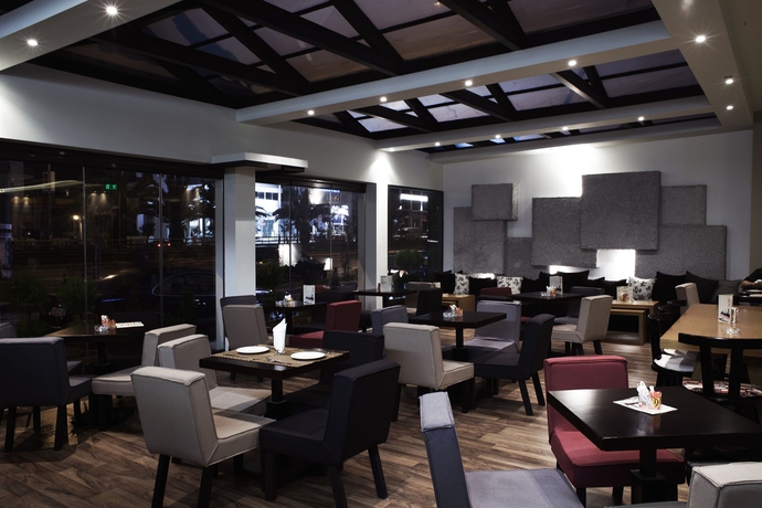 Imagen del bar/restaurante del Hotel Hellinis. Foto 9