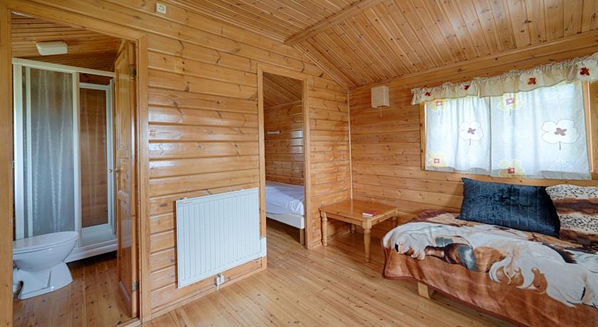 Imagen de los interiores del Hotel Hellisholar Cottages. Foto 5