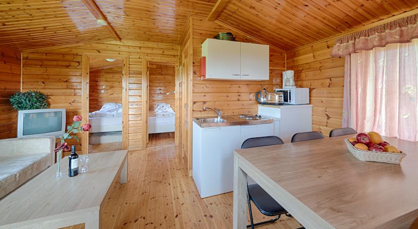 Imagen de los interiores del Hotel Hellisholar Cottages. Foto 6