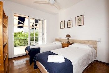 Imagen general del Hotel Hello Apartments Sitges Aiguadol&ccedil;. Foto 12