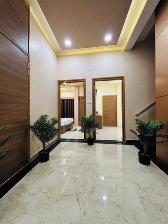 Imagen de los interiores del Hotel Hello Banaras. Foto 12