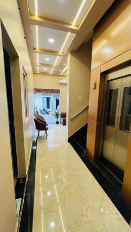 Imagen de los interiores del Hotel Hello Banaras. Foto 14