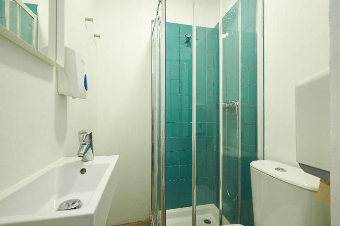 Imagen de la habitación del Hotel Hello Lisbon Santa Catarina Suites. Foto 4