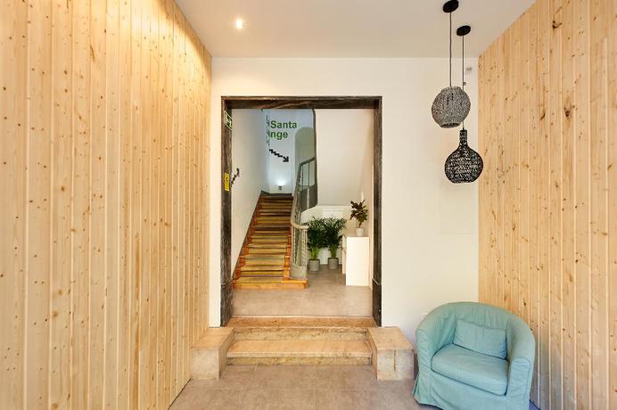 Imagen de los interiores del Hotel Hello Lisbon Santa Catarina Suites. Foto 14