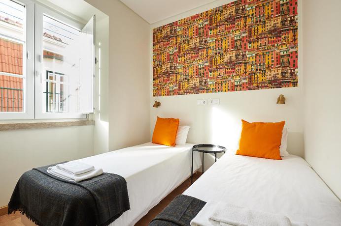 Imagen de la habitación del Hotel Hello Lisbon Santa Catarina Suites. Foto 6