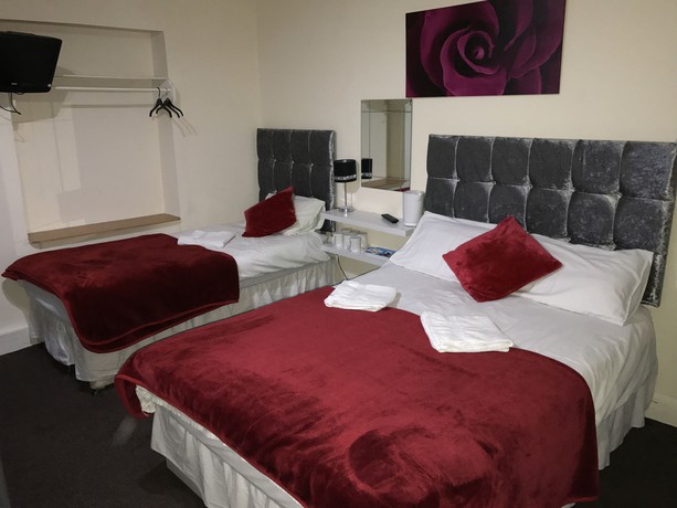 Imagen de la habitación del Hotel Hello Roomz. Foto 8