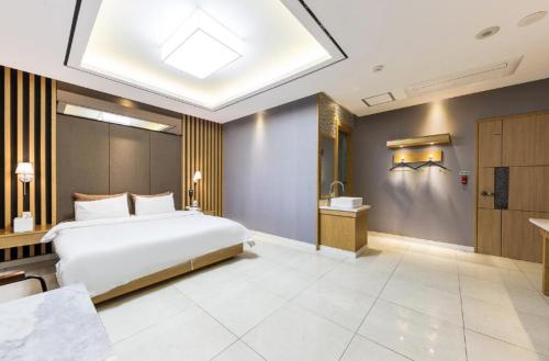 Imagen de la habitación del Hotel Hello, Seosan. Foto 20