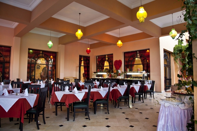 Imagen del bar/restaurante del Hotel Hello Yasmine. Foto 2