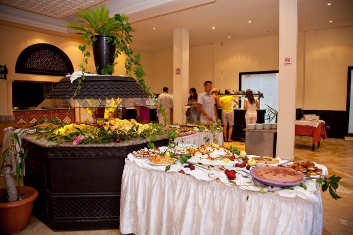 Imagen del bar/restaurante del Hotel Hello Yasmine. Foto 4