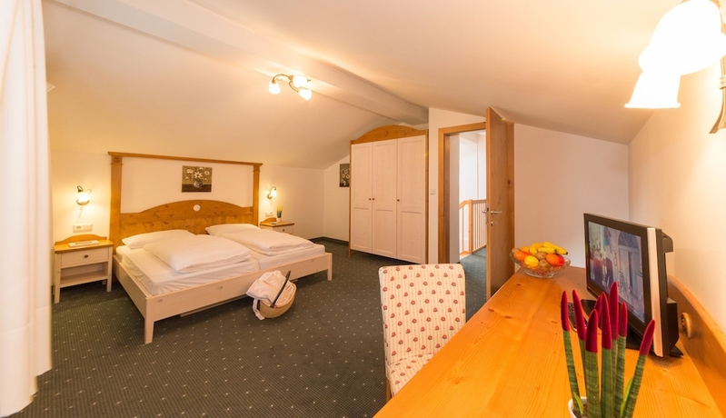 Imagen de la habitación del Hotel Hellweger. Foto 19