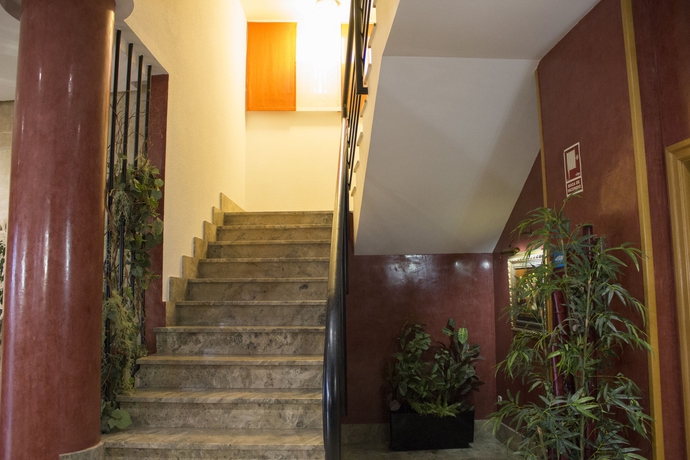 Imagen de los interiores del Hotel Helmántico. Foto 6