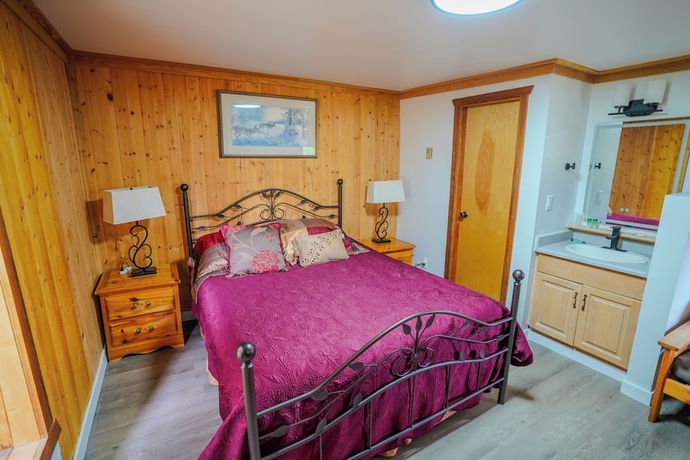 Imagen de la habitación del Hotel Helmcken Falls Lodge. Foto 2