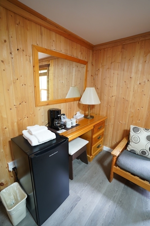 Imagen de la habitación del Hotel Helmcken Falls Lodge. Foto 3