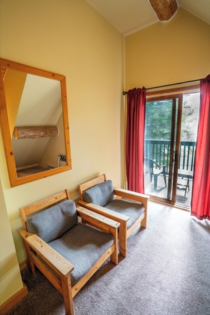 Imagen de la habitación del Hotel Helmcken Falls Lodge. Foto 10