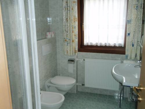 Imagen de la habitación del Hotel Helmhotel. Foto 3