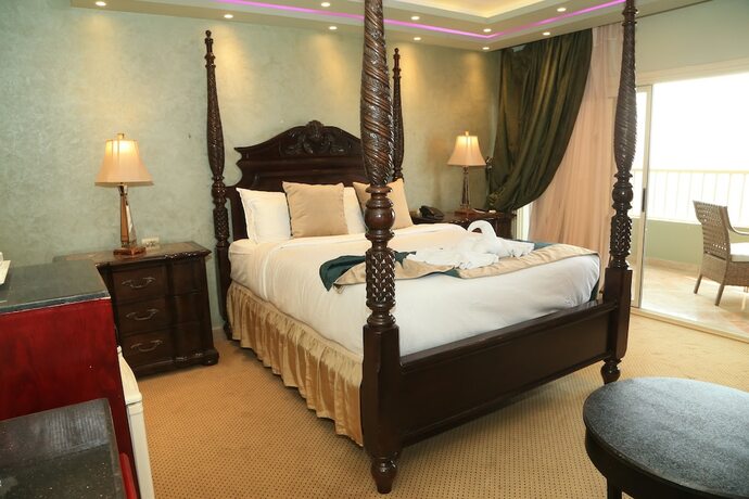 Imagen de la habitación del Hotel Helnan Nile Island. Foto 14