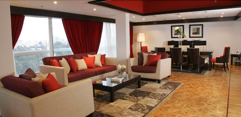 Imagen de la habitación del Hotel Helnan Royal. Foto 13