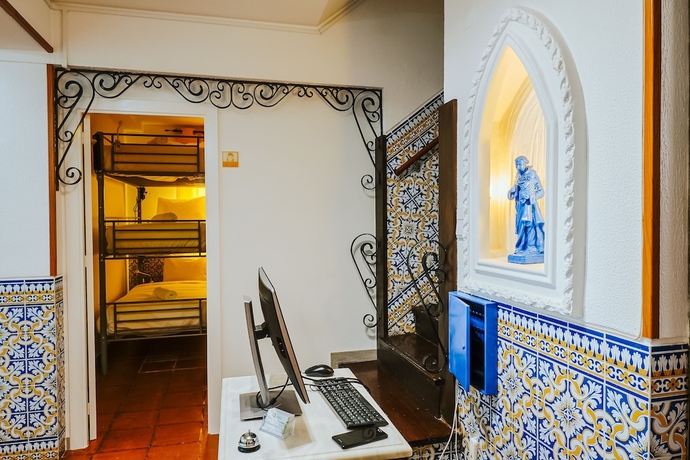 Imagen de los interiores del Hotel Help Yourself Hostels - Restelo. Foto 9