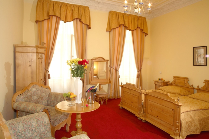 Imagen de la habitación del Hotel Heluan. Foto 7