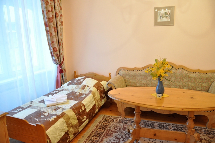 Imagen de la habitación del Hotel Heluan. Foto 9