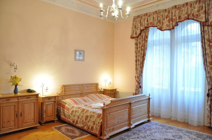 Imagen de la habitación del Hotel Heluan. Foto 14