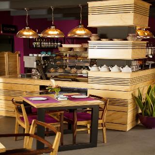 Imagen general del Hotel Helv&eacute;rica. Foto 17