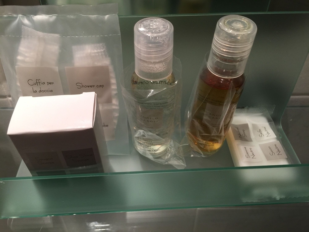 Imagen de la habitación del Hotel Helvetia, Génova. Foto 7