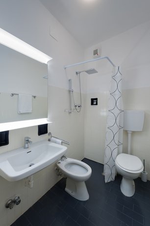 Imagen de la habitación del Hotel Helvetia, Grado. Foto 9