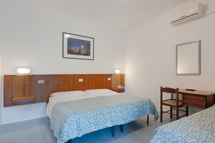 Imagen de la habitación del Hotel Helvetia, Grado. Foto 11