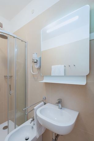 Imagen de la habitación del Hotel Helvetia, Grado. Foto 14