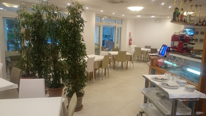 Imagen del bar/restaurante del Hotel Helvetia, Lignano Pineta. Foto 8