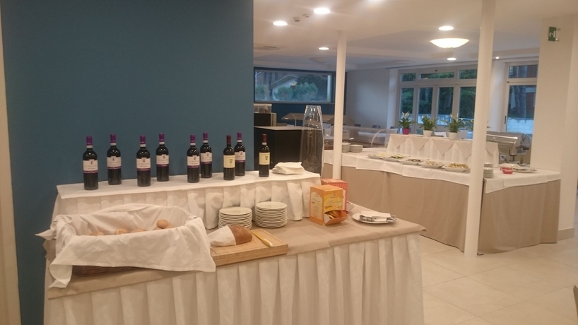 Imagen del bar/restaurante del Hotel Helvetia, Lignano Pineta. Foto 12