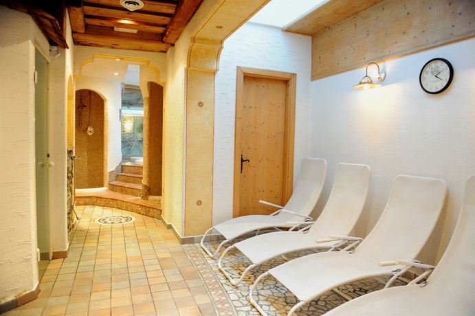 Imagen de la piscina del Hotel Helvetia, Livigno. Foto 12