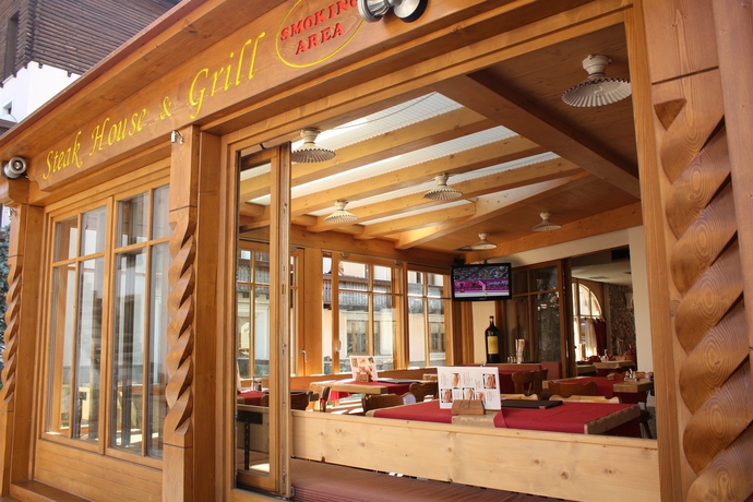 Imagen del bar/restaurante del Hotel Helvetia, Livigno. Foto 6