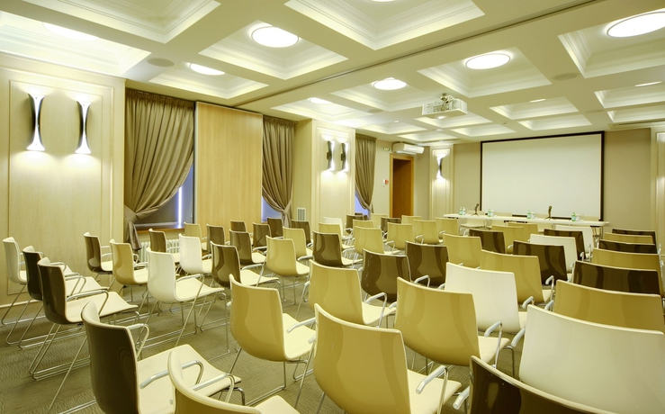 Imagen de los interiores del Hotel Helvetia, San Petersburgo. Foto 15