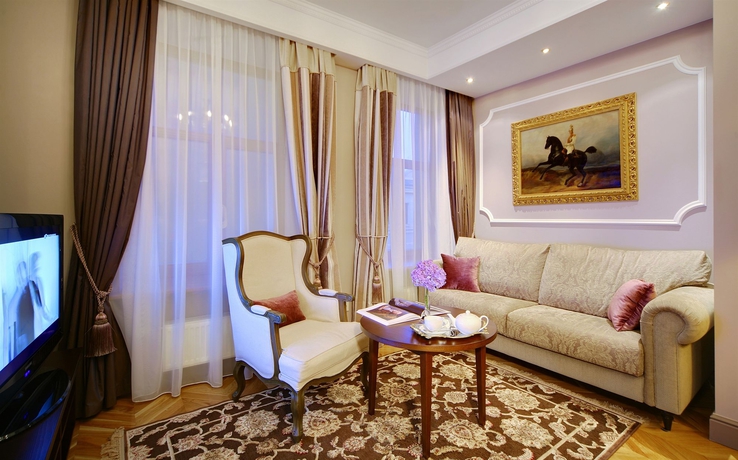 Imagen de los interiores del Hotel Helvetia, San Petersburgo. Foto 16