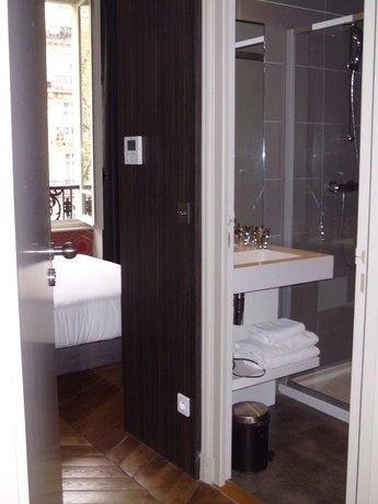 Imagen de la habitación del Hotel Helzear Champs Elys&eacute;es. Foto 2