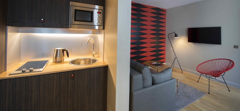 Imagen de los interiores del Hotel Helzear Champs Elysées Suites. Foto 12