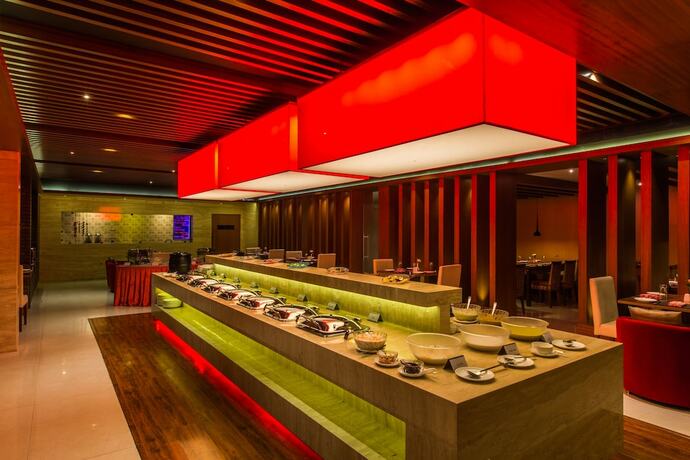 Imagen del bar/restaurante del Hotel Hemala. Foto 11