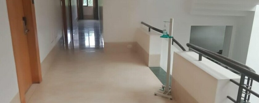 Imagen de la habitación del Hotel Hemala. Foto 12