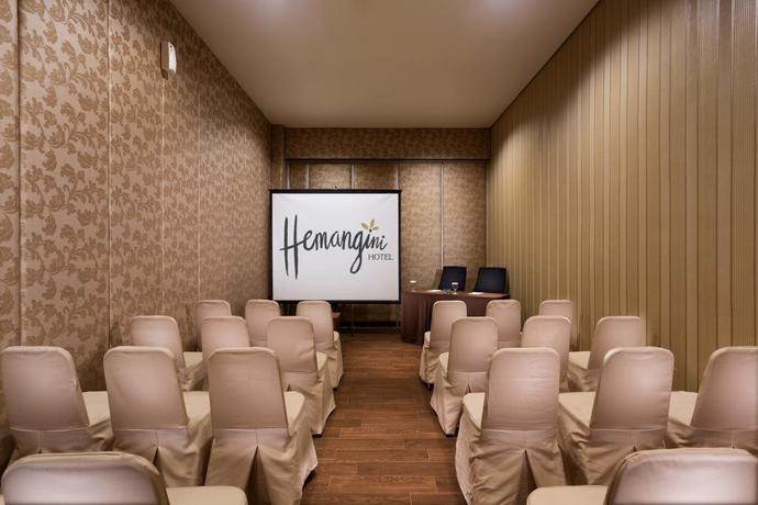 Imagen de los interiores del Hotel Hemangini. Foto 9