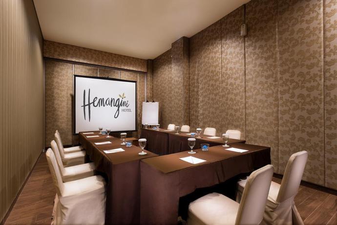Imagen de los interiores del Hotel Hemangini. Foto 10