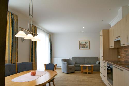 Imagen de la habitación del Hotel Hemetsberger. Foto 10