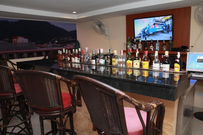 Imagen de los exteriores del Hotel Hemingways Silk. Foto 8