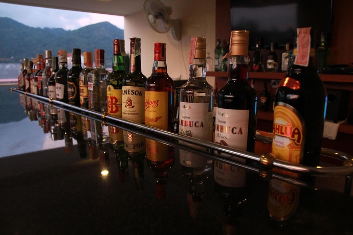 Imagen de los exteriores del Hotel Hemingways Silk. Foto 10