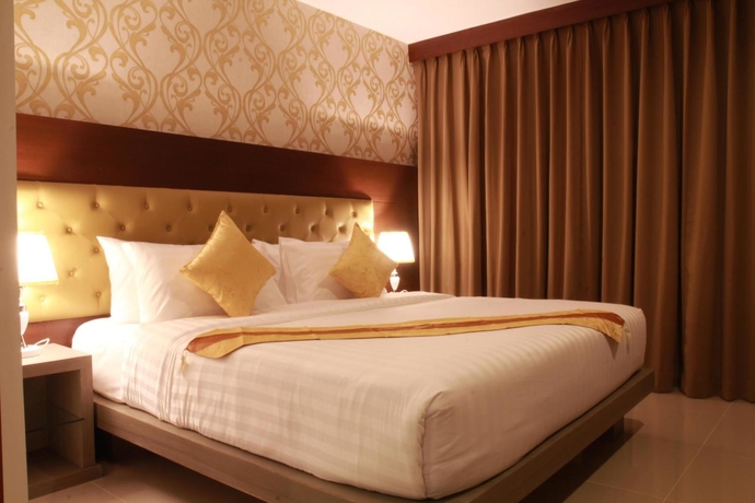 Imagen de los exteriores del Hotel Hemingways Silk. Foto 11