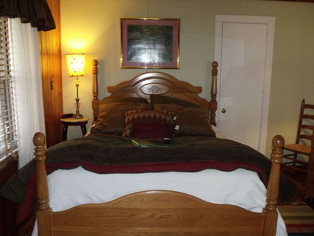 Imagen de los exteriores del Hotel Hemlock Inn. Foto 12
